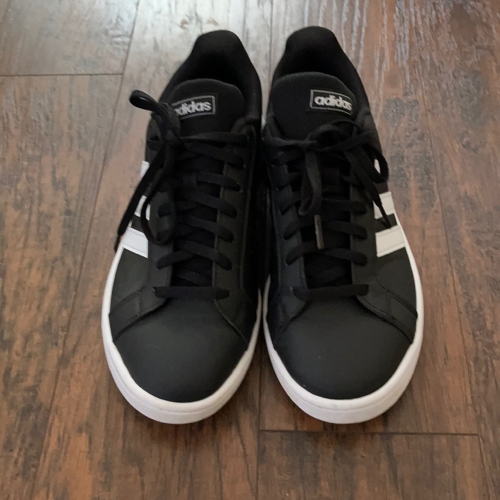 Adidas  Sneakers